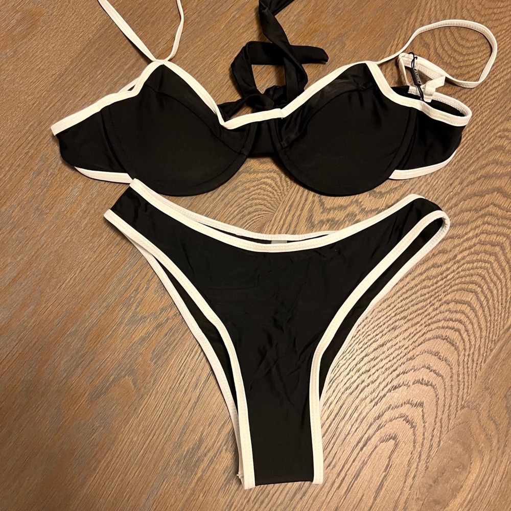 Zaful Black White Contrast Underwire Bikini Set High Cut Swimsuit Small NEW - Picture 2 of 5